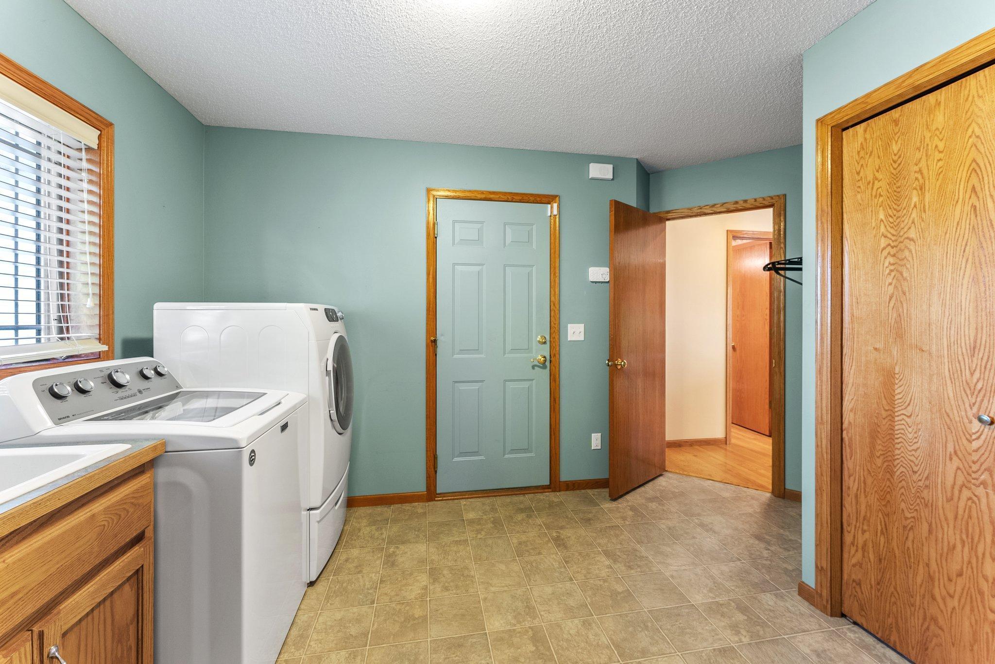 1648 Whitehall Place