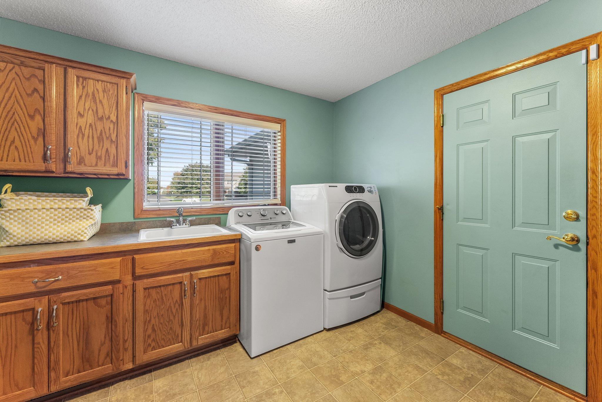 1648 Whitehall Place