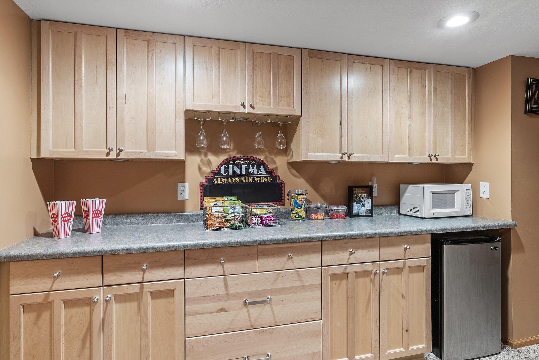 1648 Whitehall Place