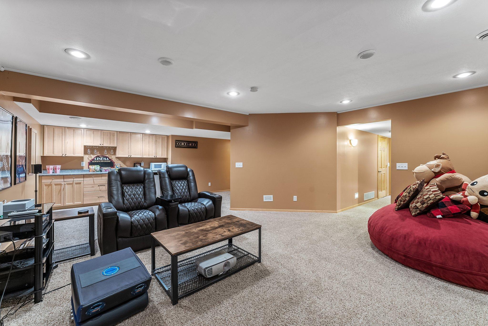 1648 Whitehall Place