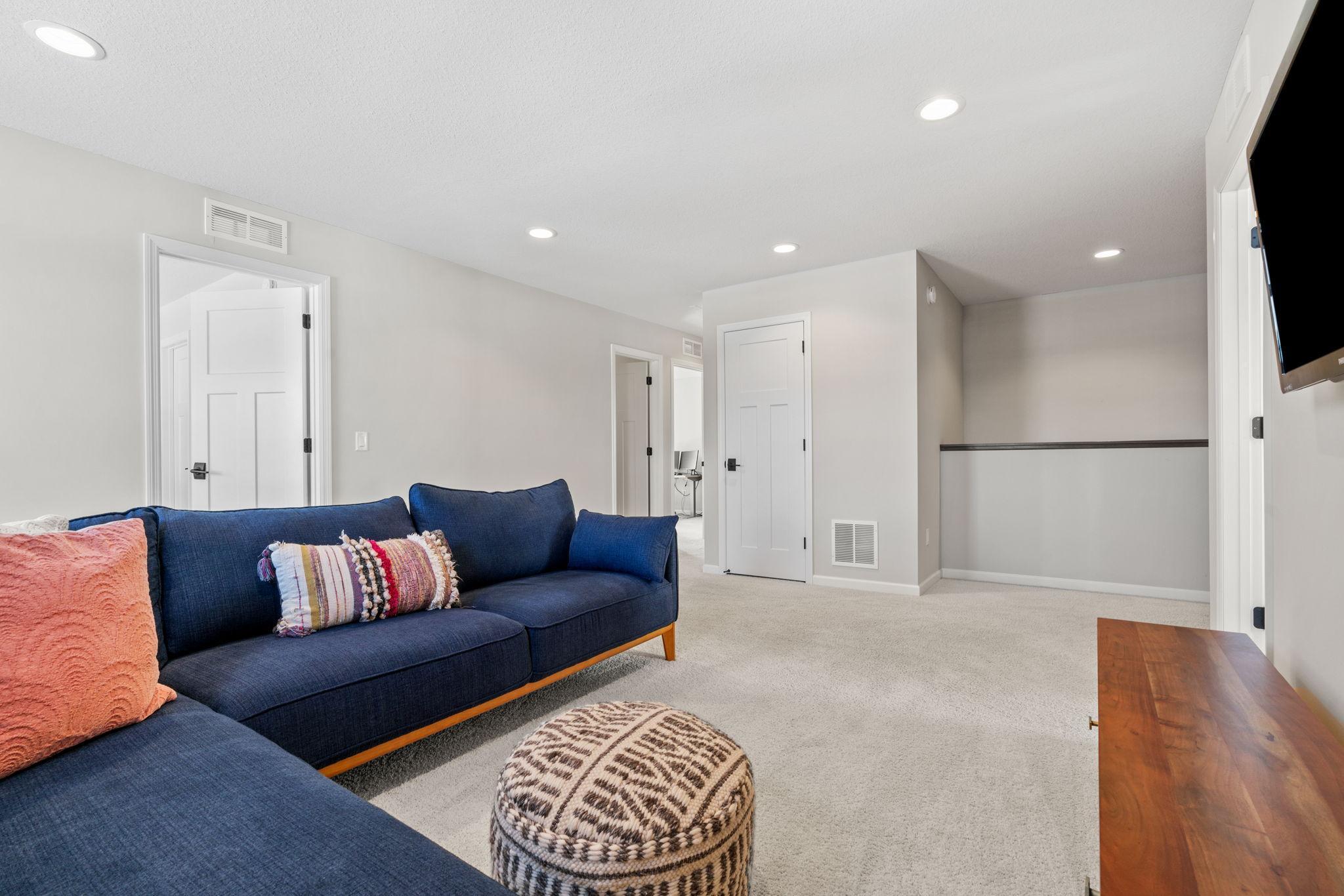 5450 Annapolis Lane N