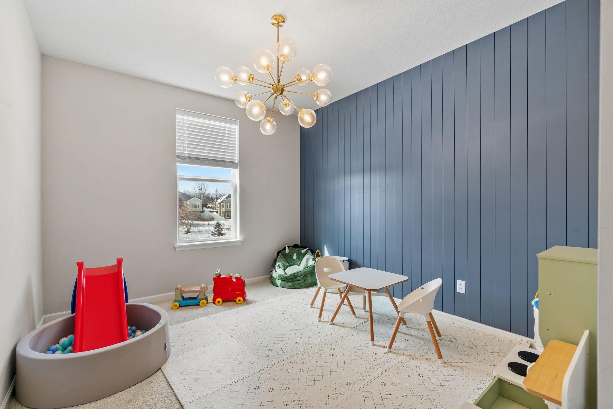 5450 Annapolis Lane N