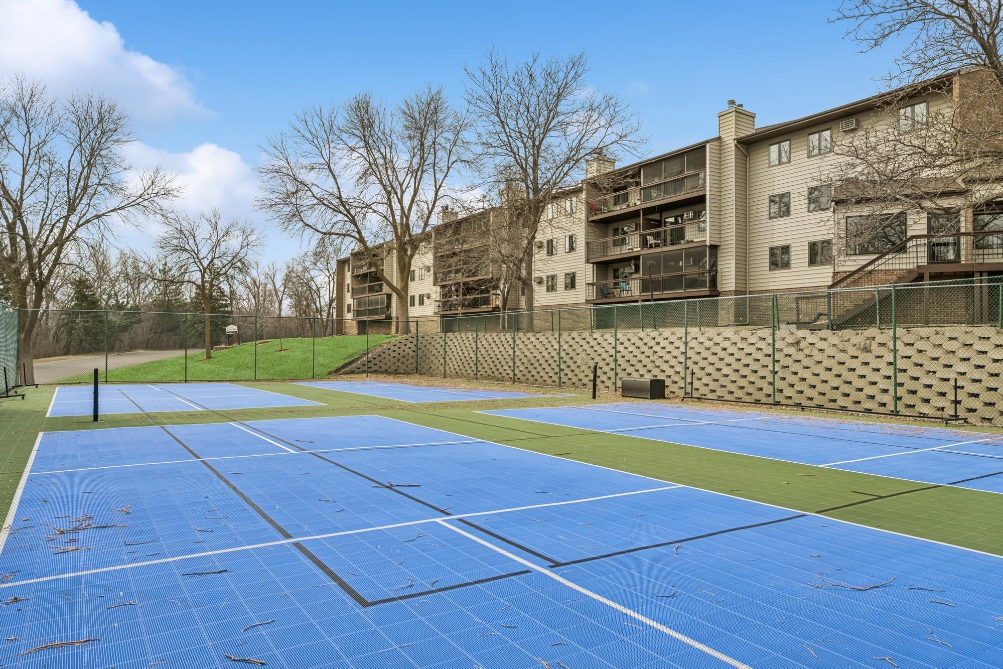 4350 Trenton Lane N Unit: 320