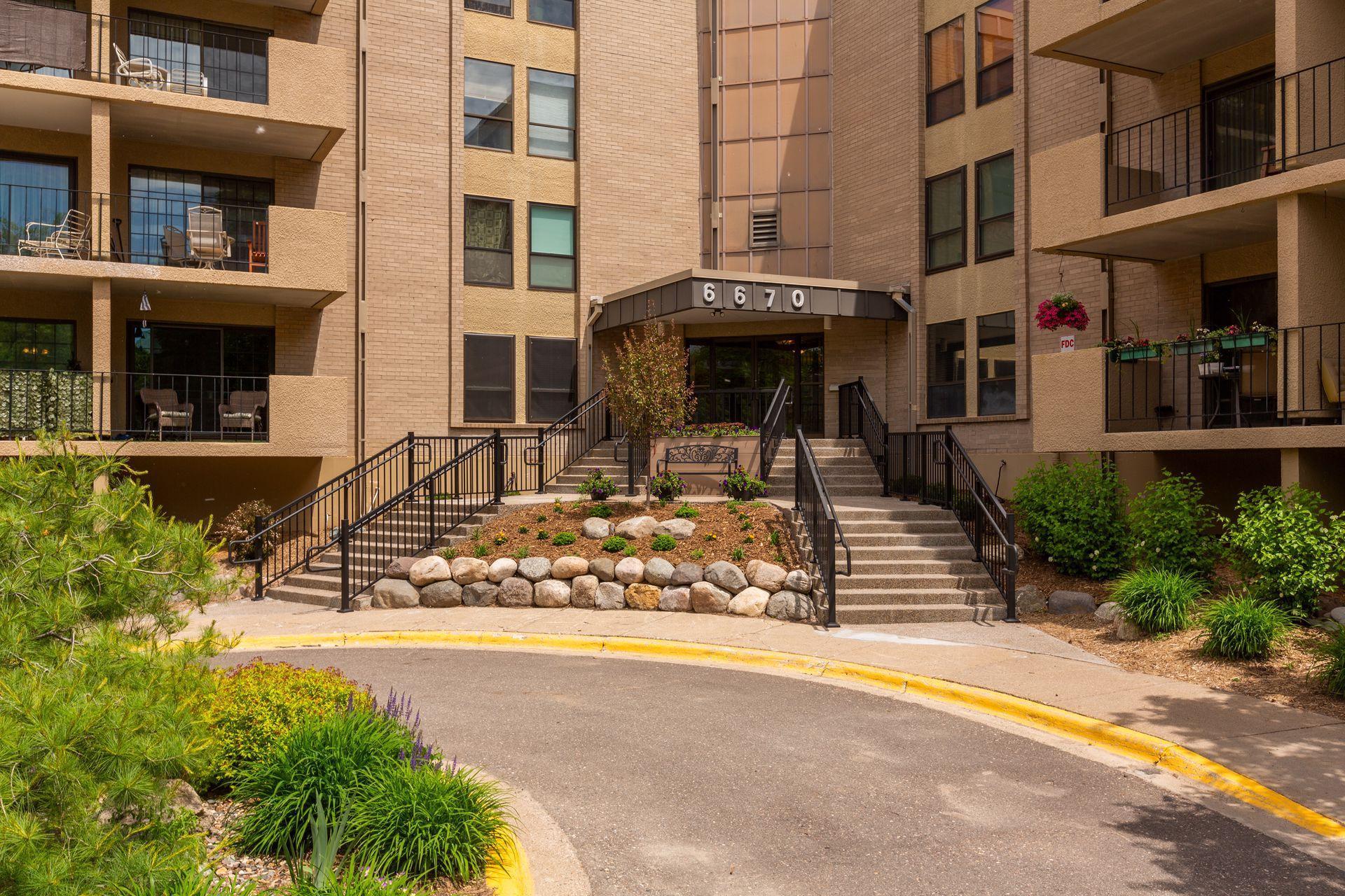 6670 Vernon Avenue S Unit: 301