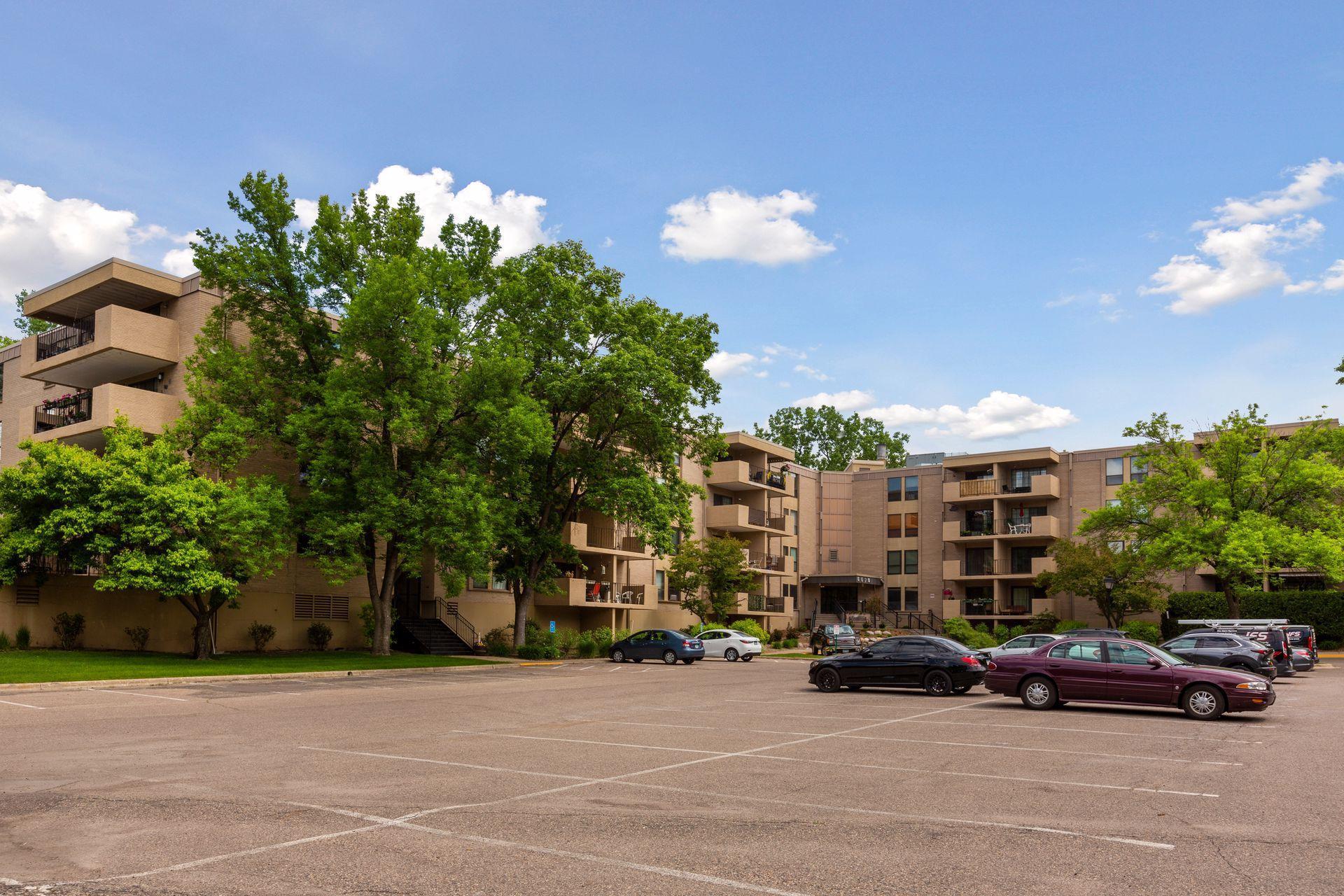 6670 Vernon Avenue S Unit: 301
