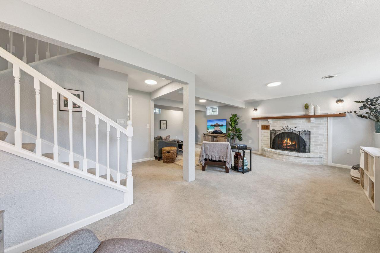 16573 Flagstaff Way W