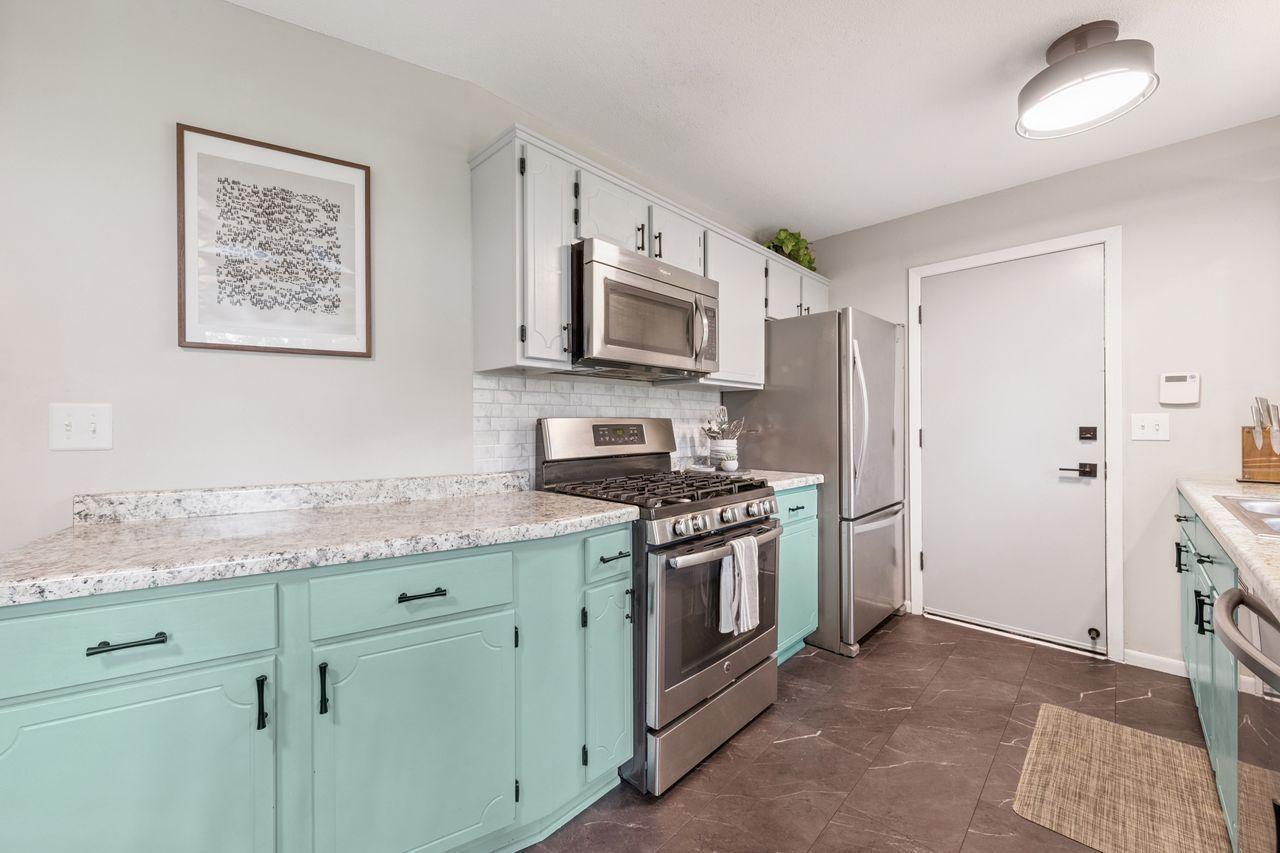 16573 Flagstaff Way W