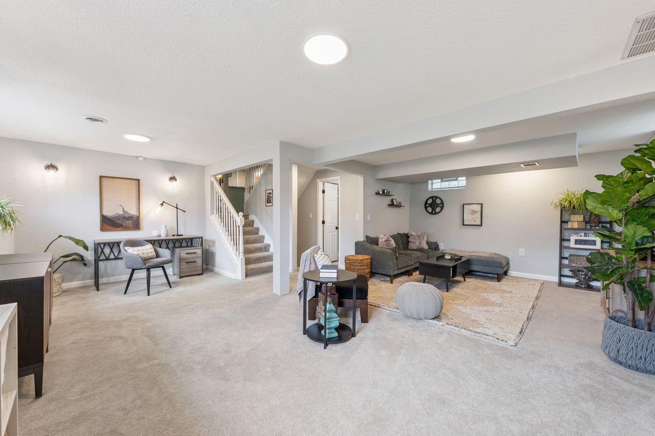 16573 Flagstaff Way W