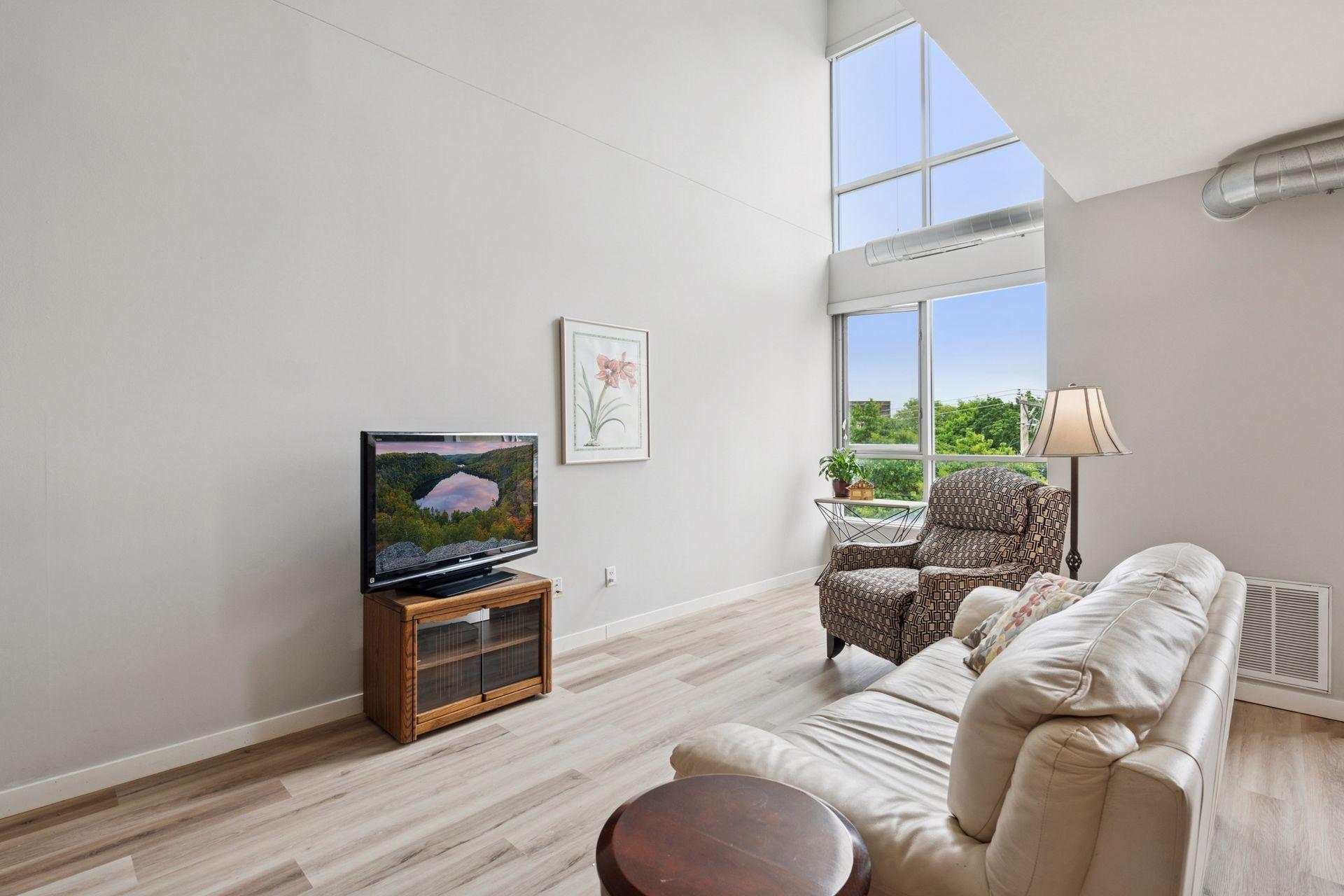 1829 3rd Ave S Unit: 212