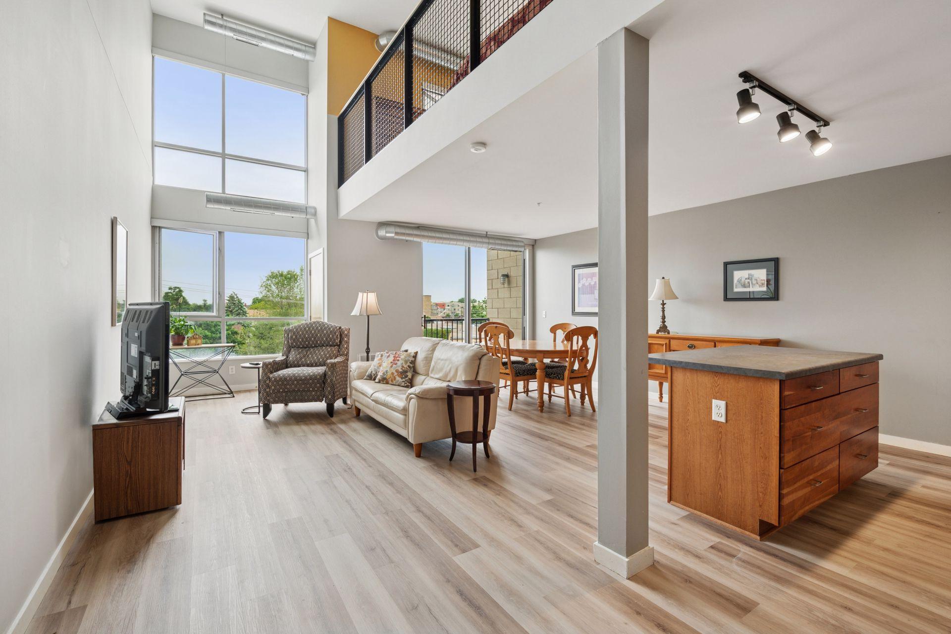 1829 3rd Ave S Unit: 212