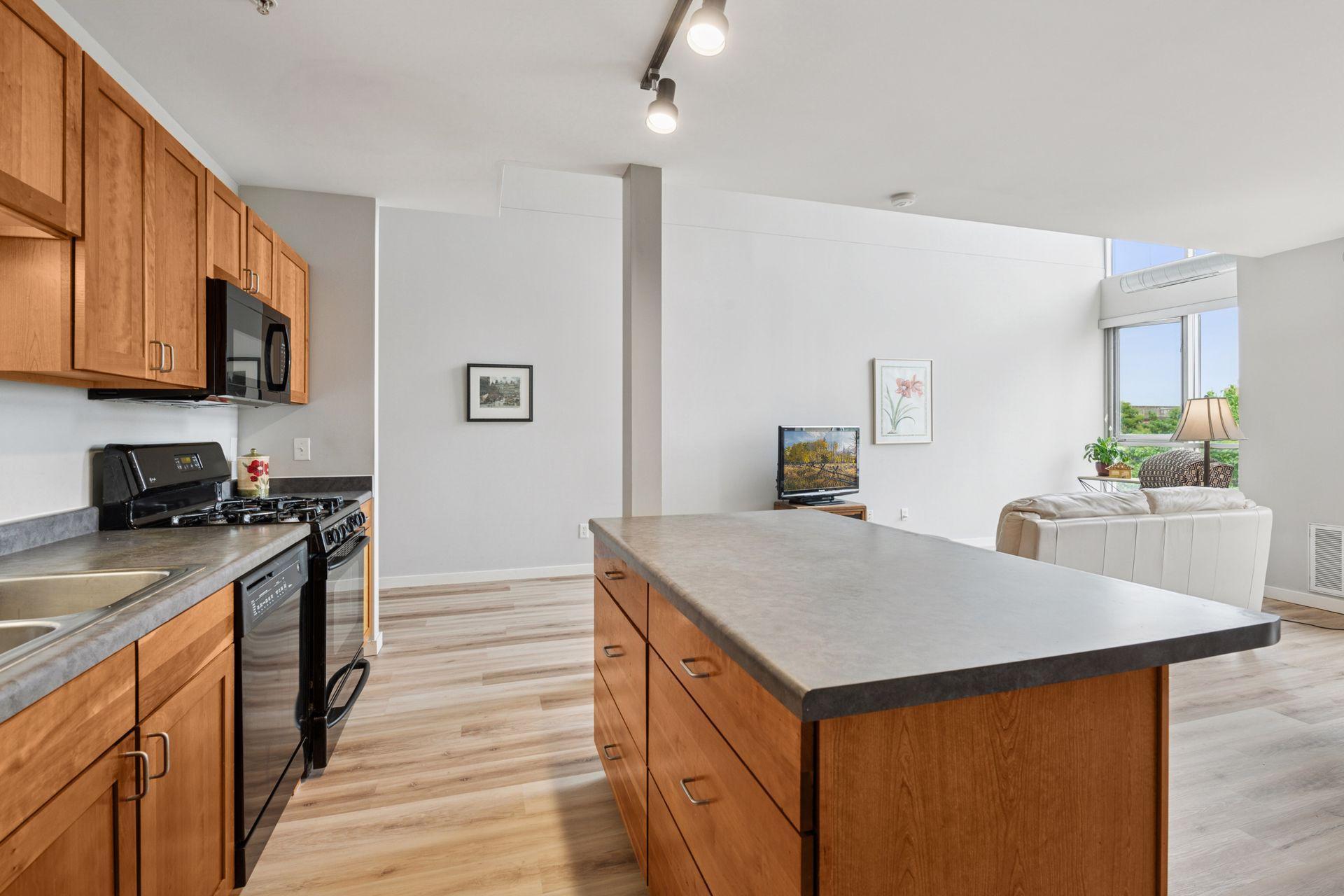 1829 3rd Ave S Unit: 212