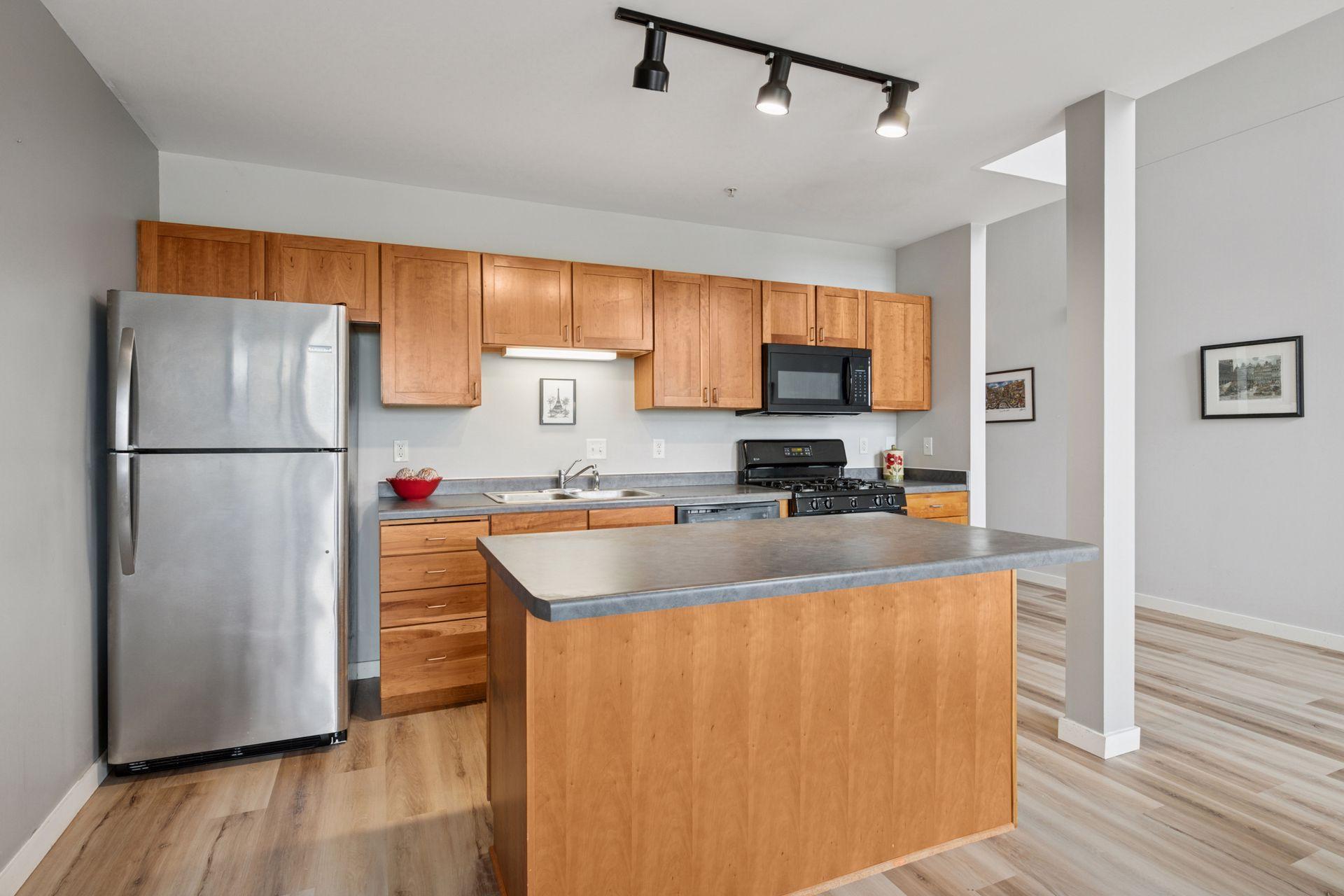 1829 3rd Ave S Unit: 212