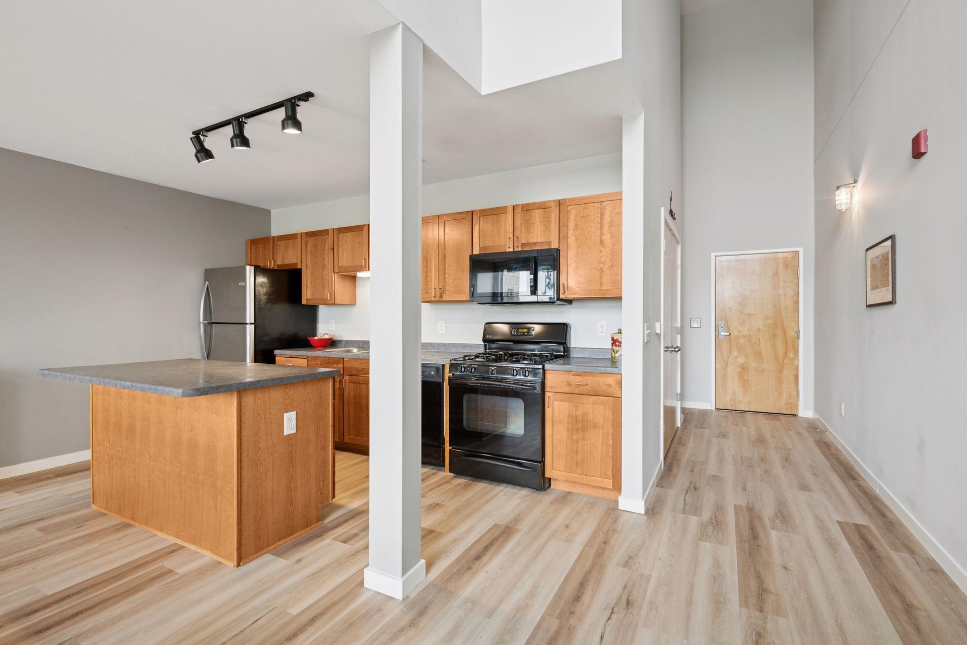 1829 3rd Ave S Unit: 212