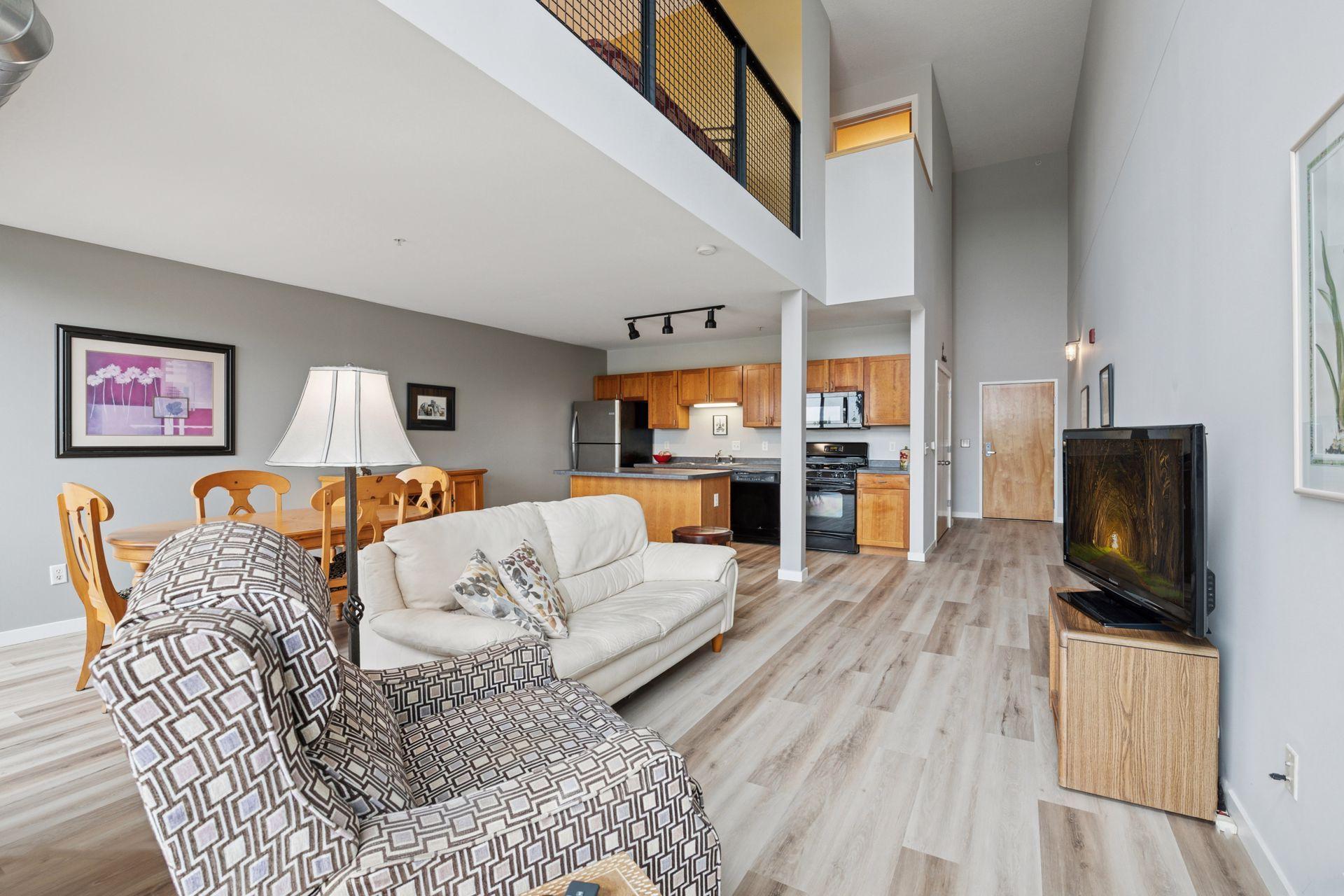 1829 3rd Ave S Unit: 212