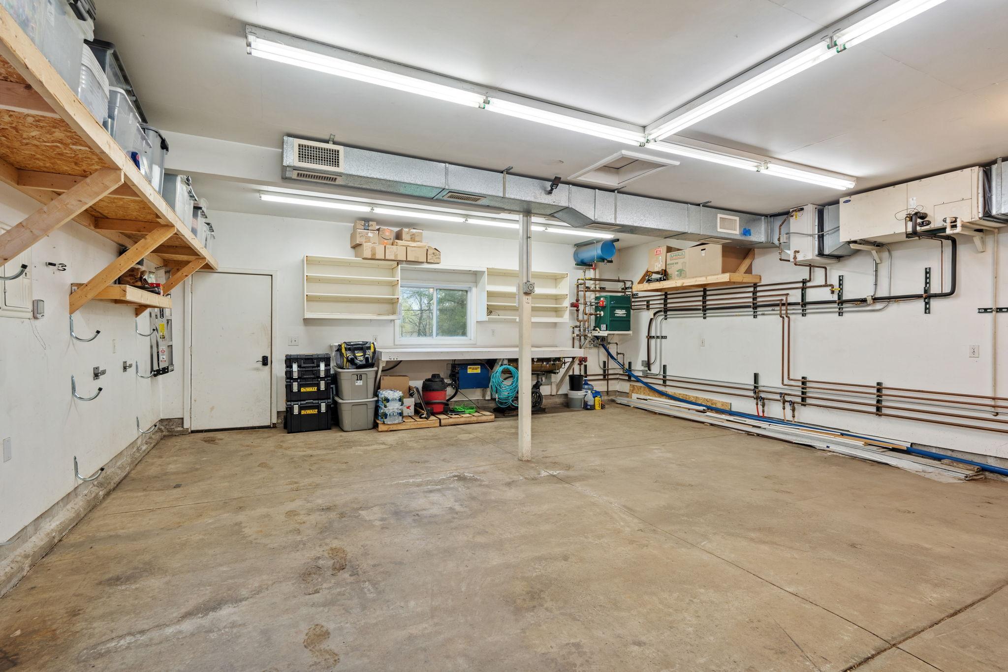 10825 Russell Avenue S