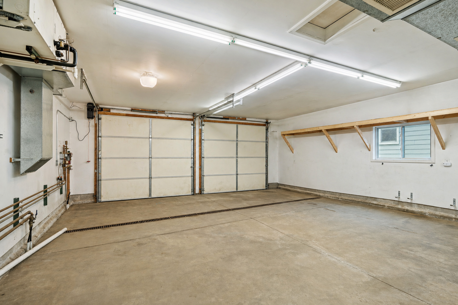 10825 Russell Avenue S