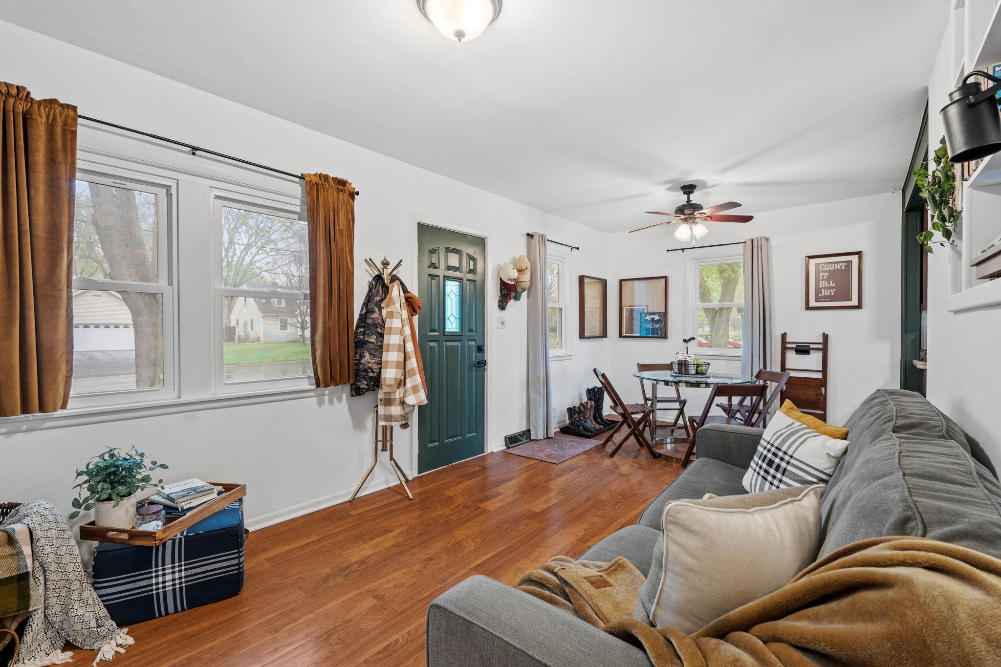 10825 Russell Avenue S