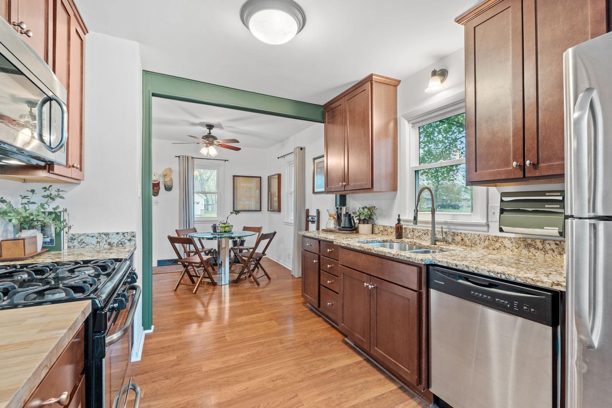 10825 Russell Avenue S