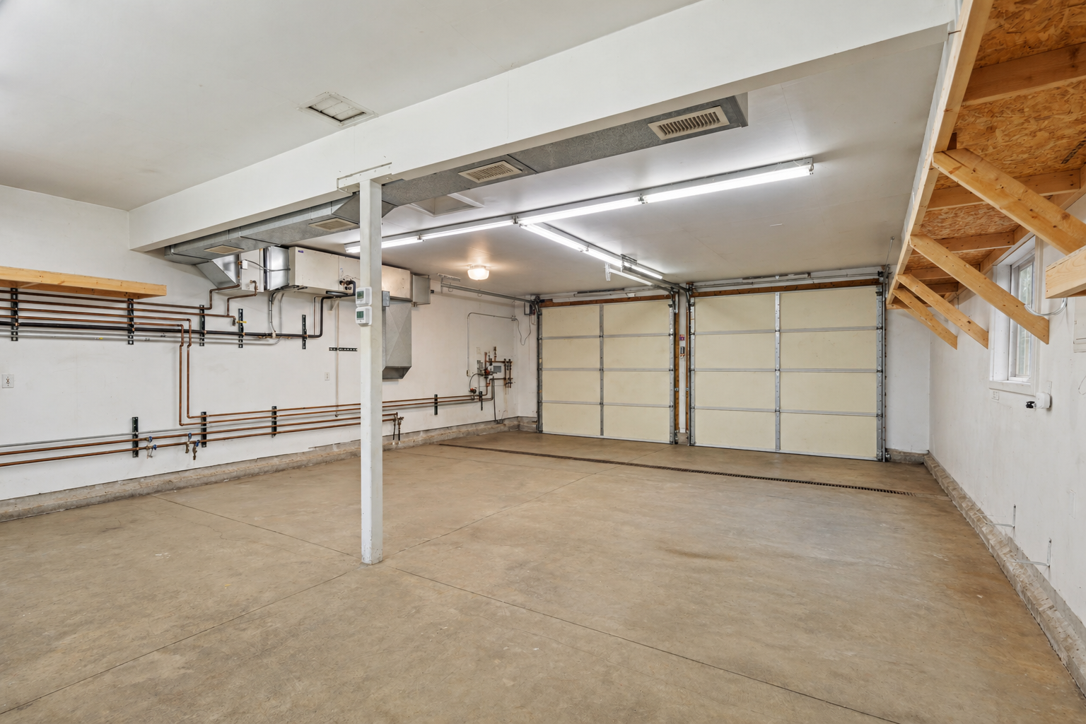 10825 Russell Avenue S