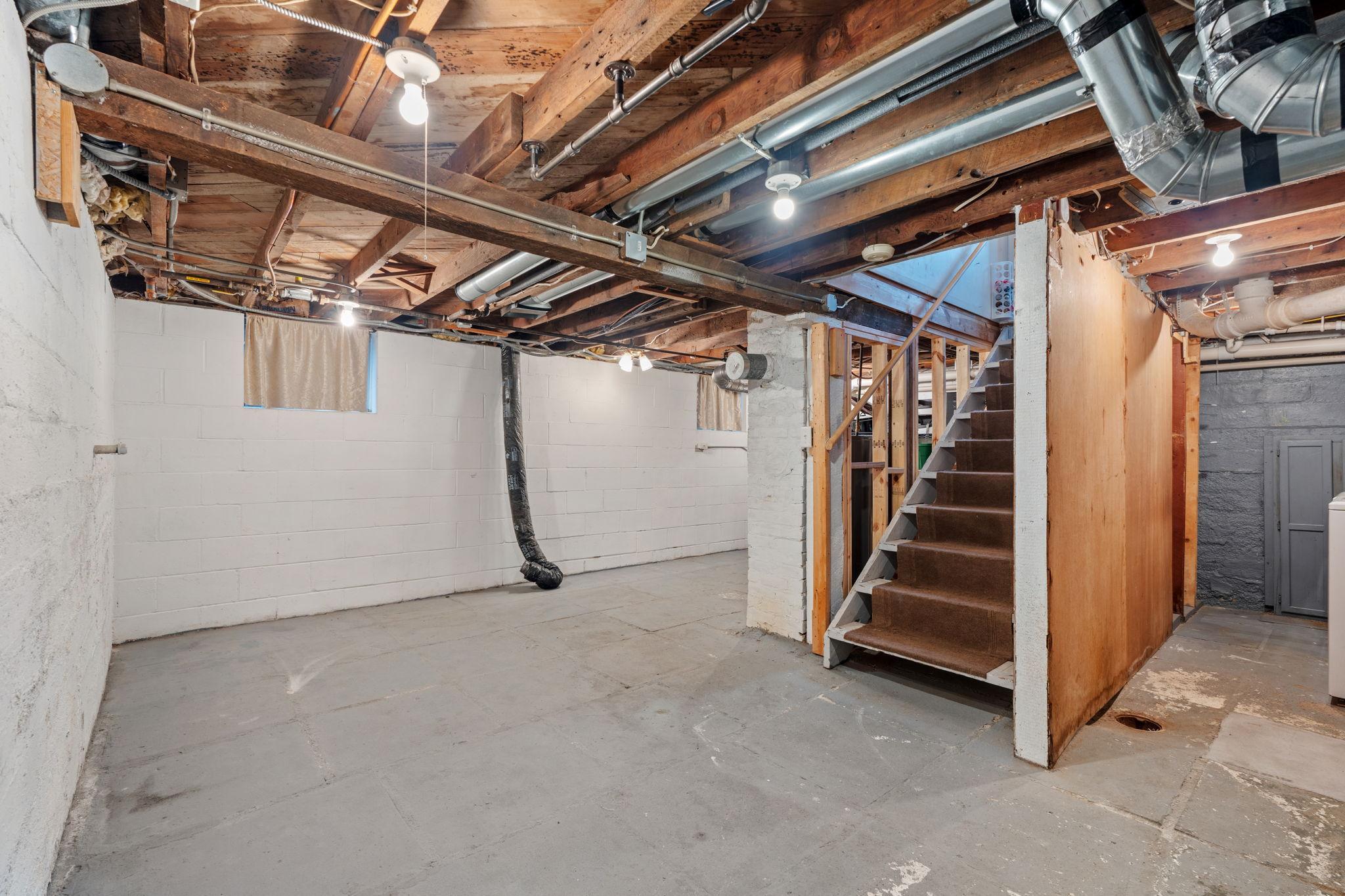 10825 Russell Avenue S