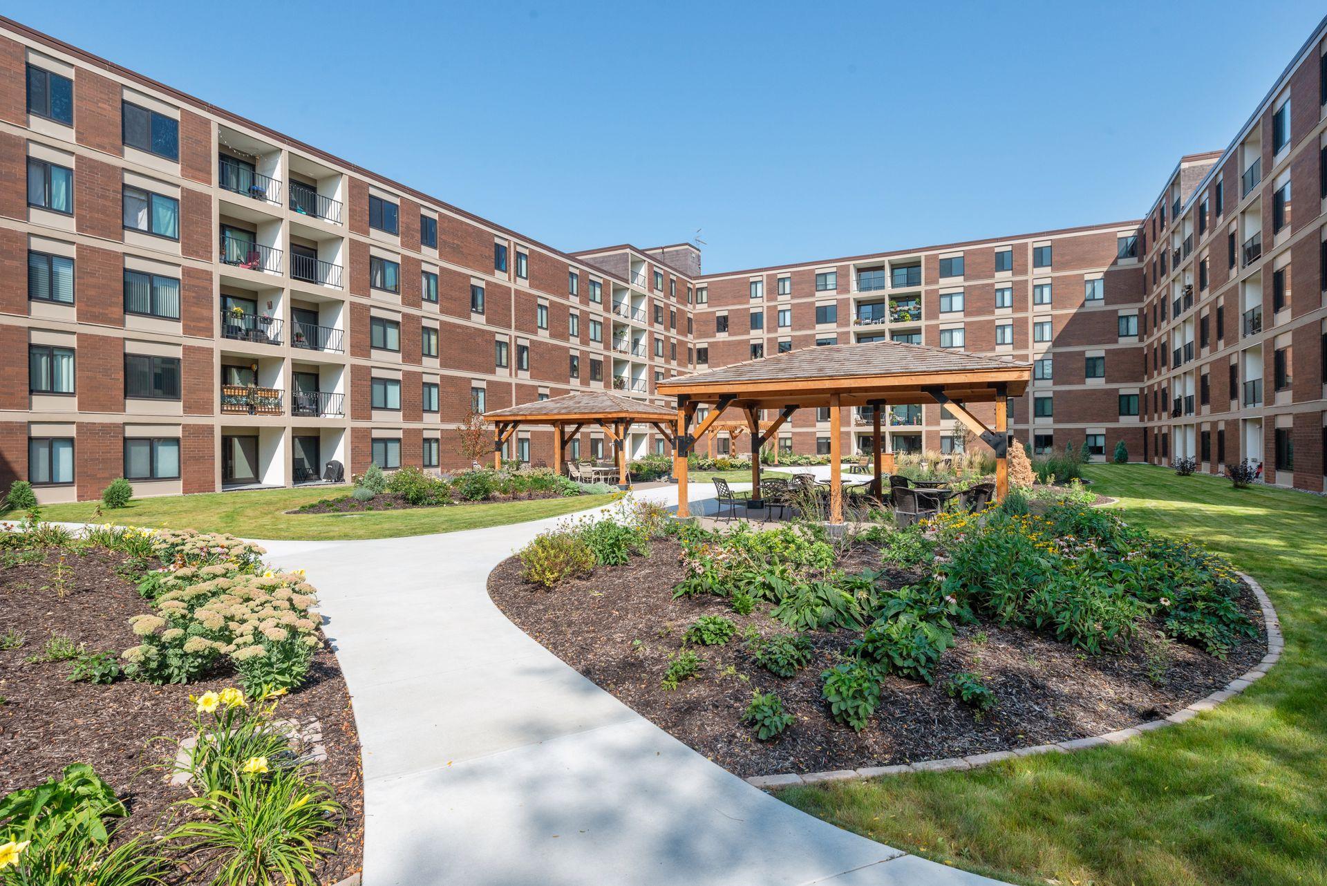 7220 York Avenue S Unit: 413