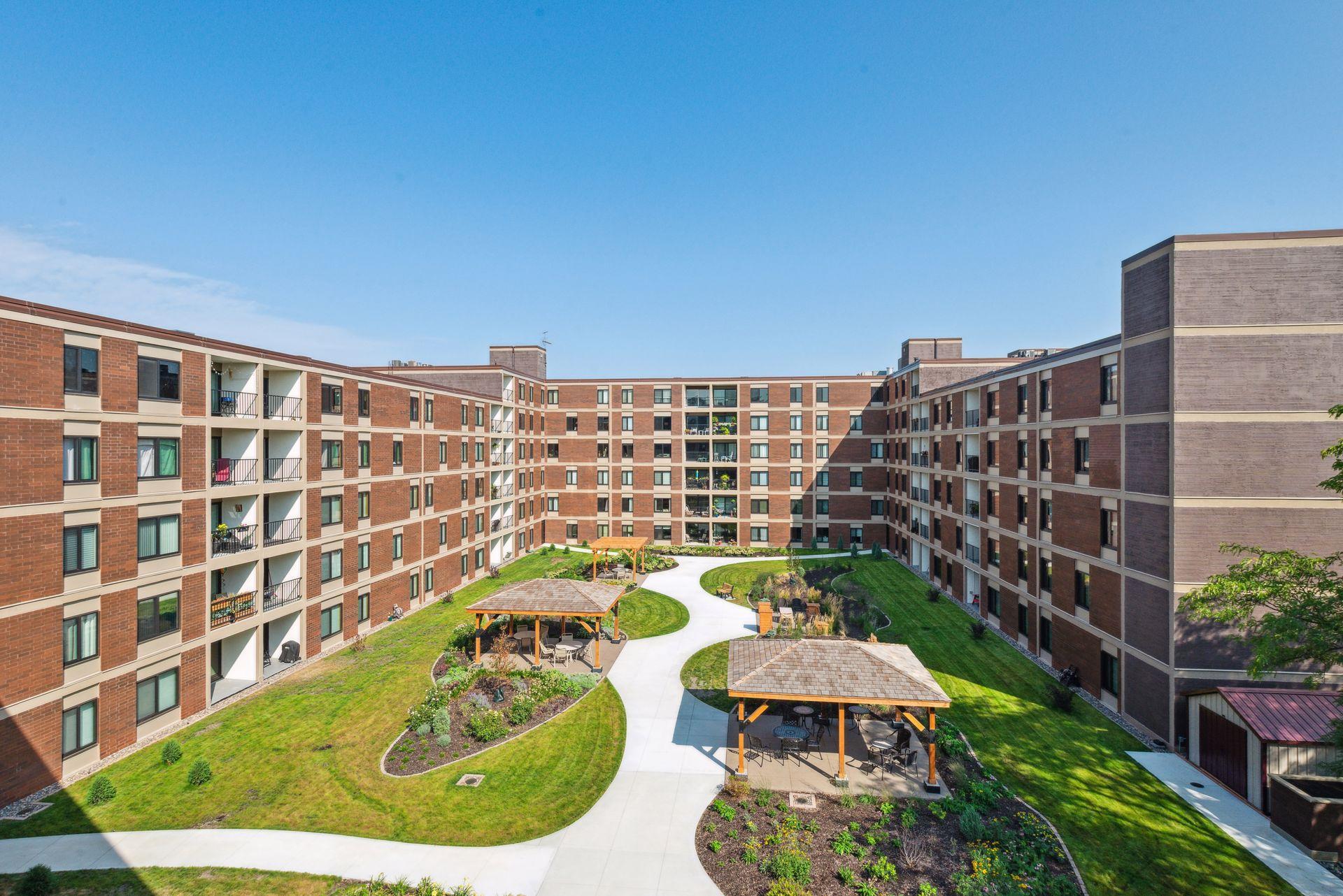 7220 York Avenue S Unit: 413