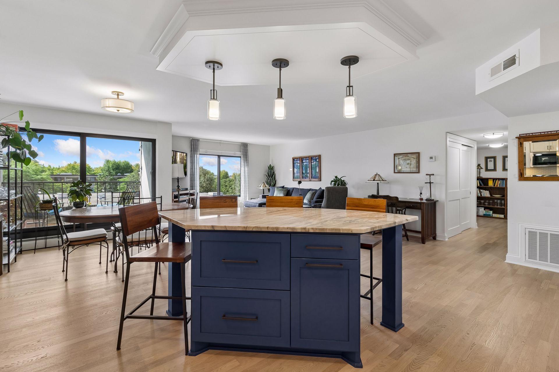 7220 York Avenue S Unit: 413