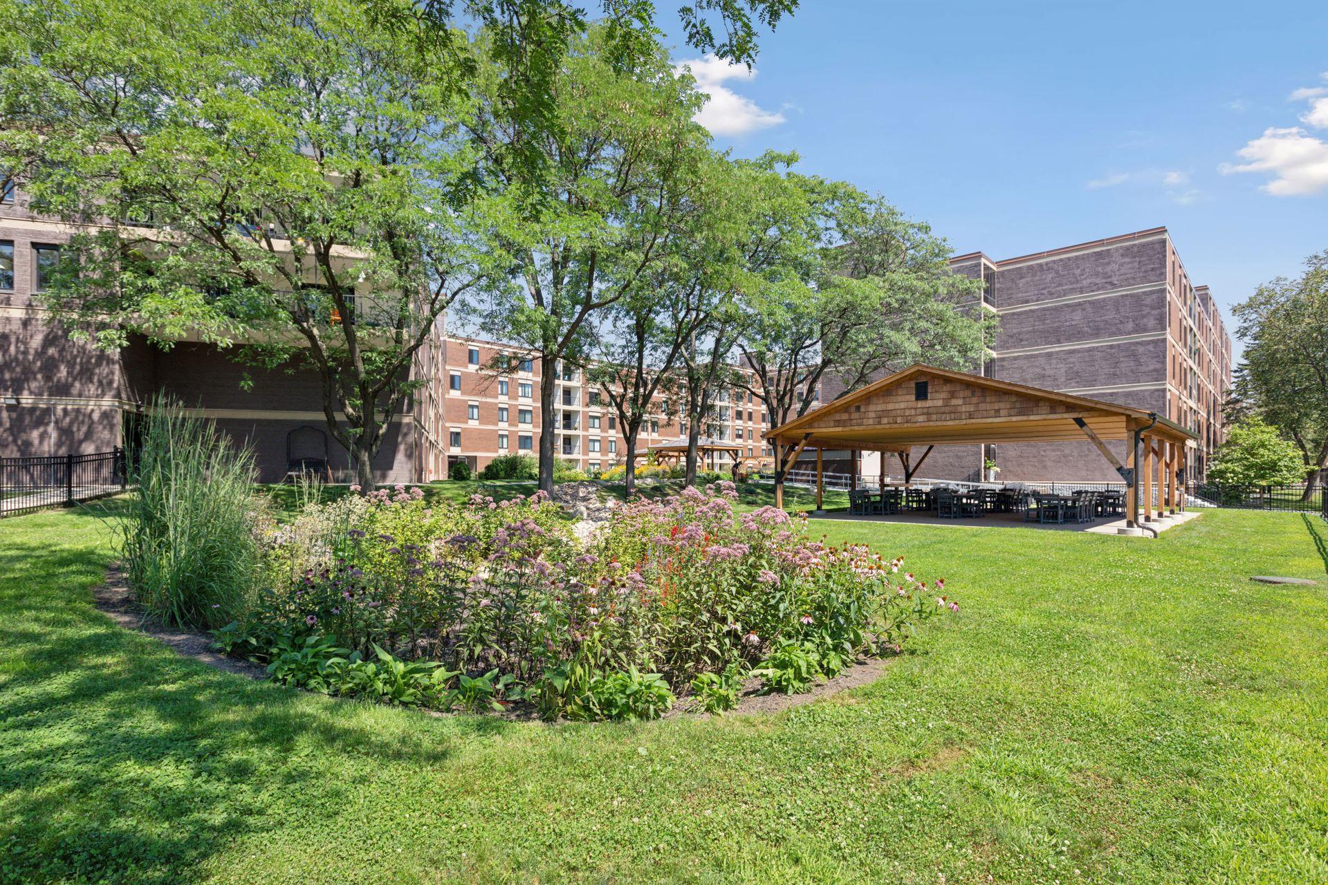 7220 York Avenue S Unit: 413