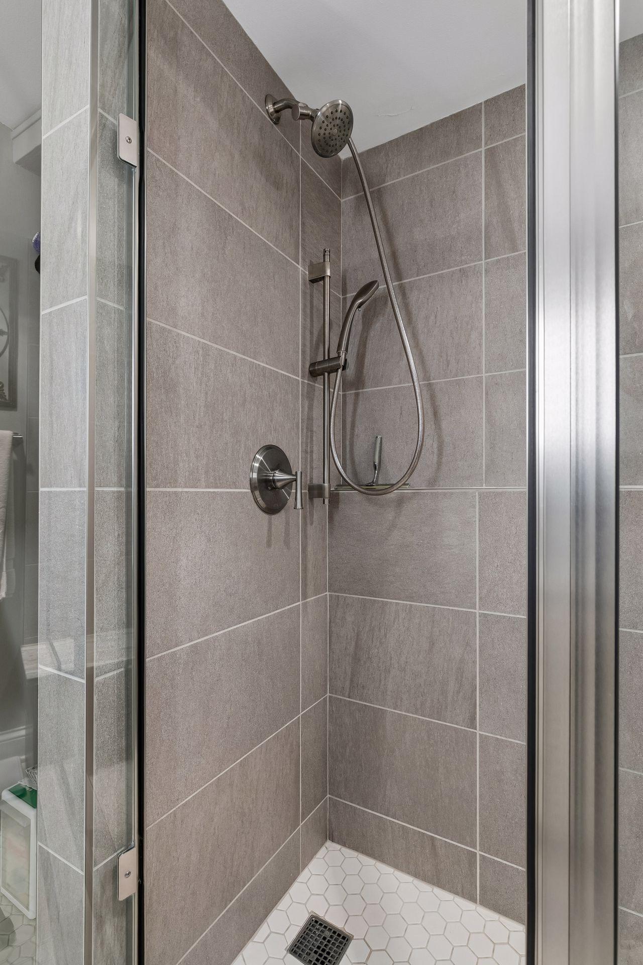 7220 York Avenue S Unit: 413