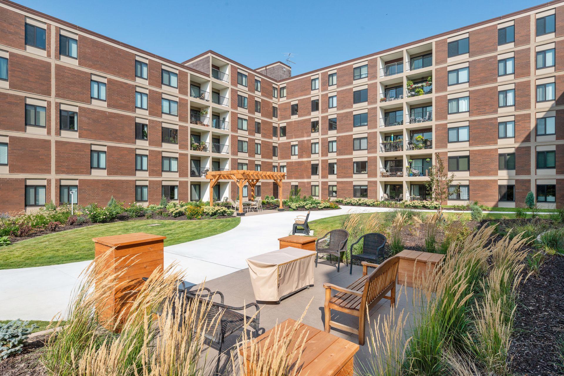 7220 York Avenue S Unit: 413