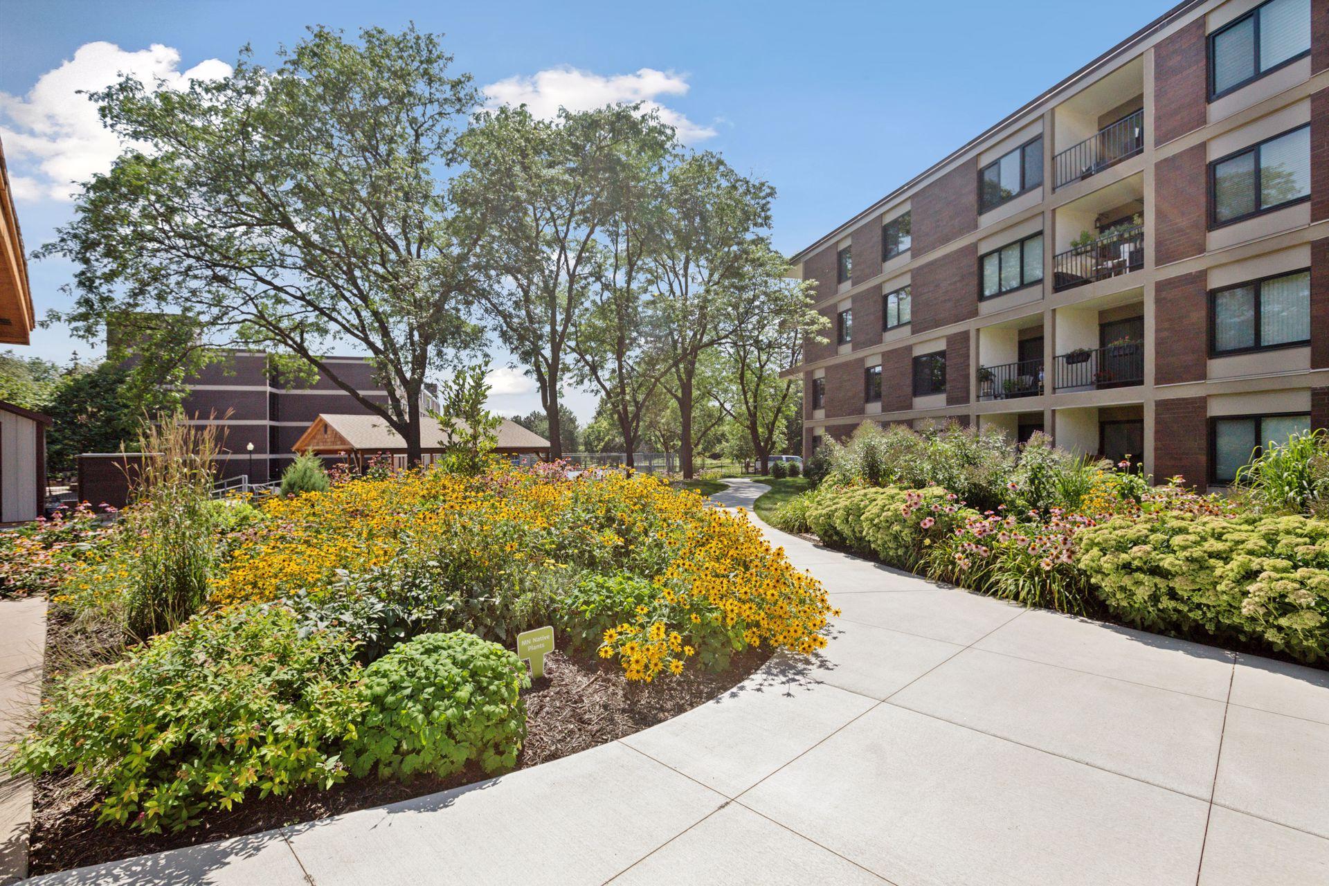 7220 York Avenue S Unit: 413
