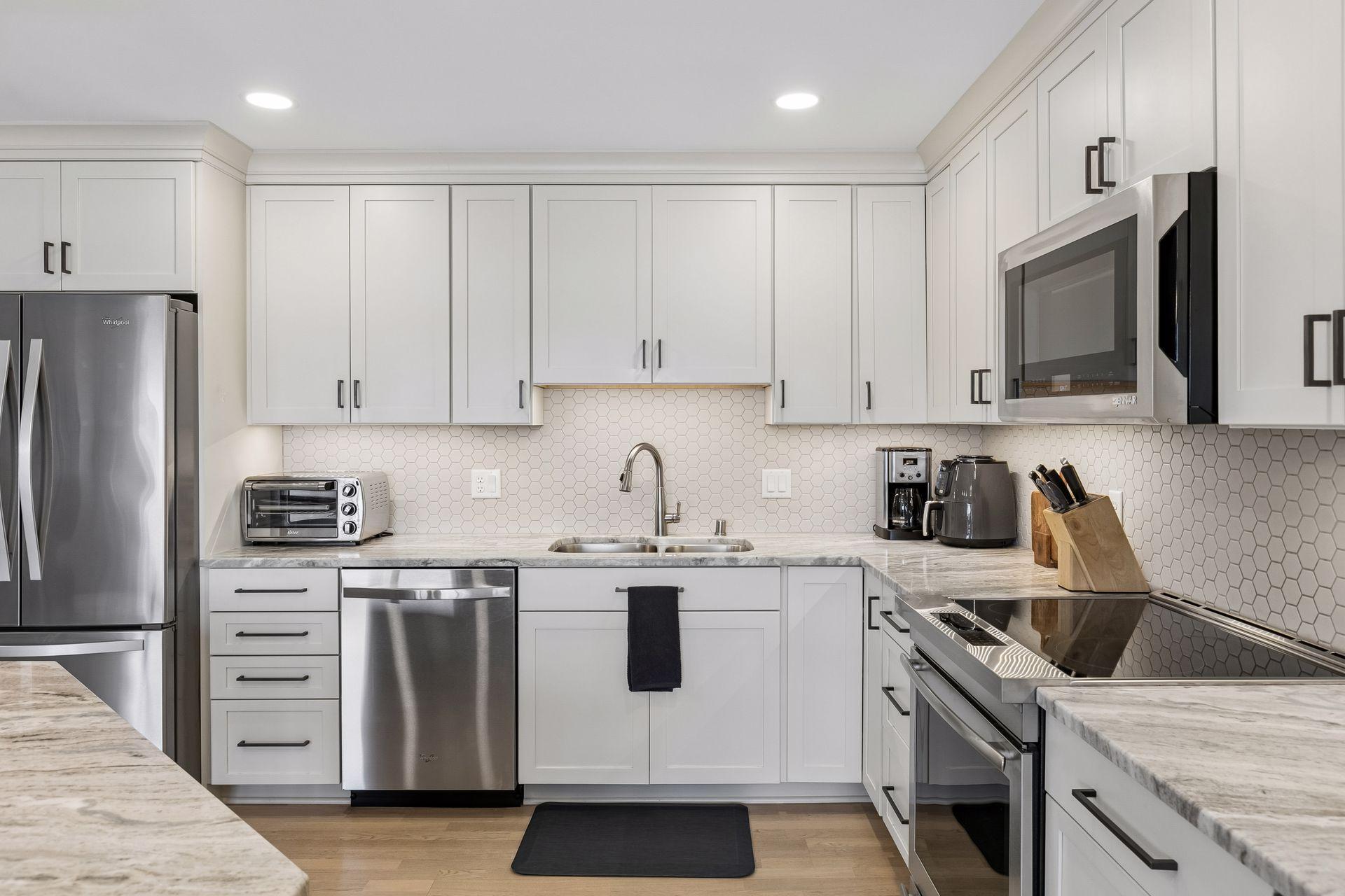 7220 York Avenue S Unit: 413