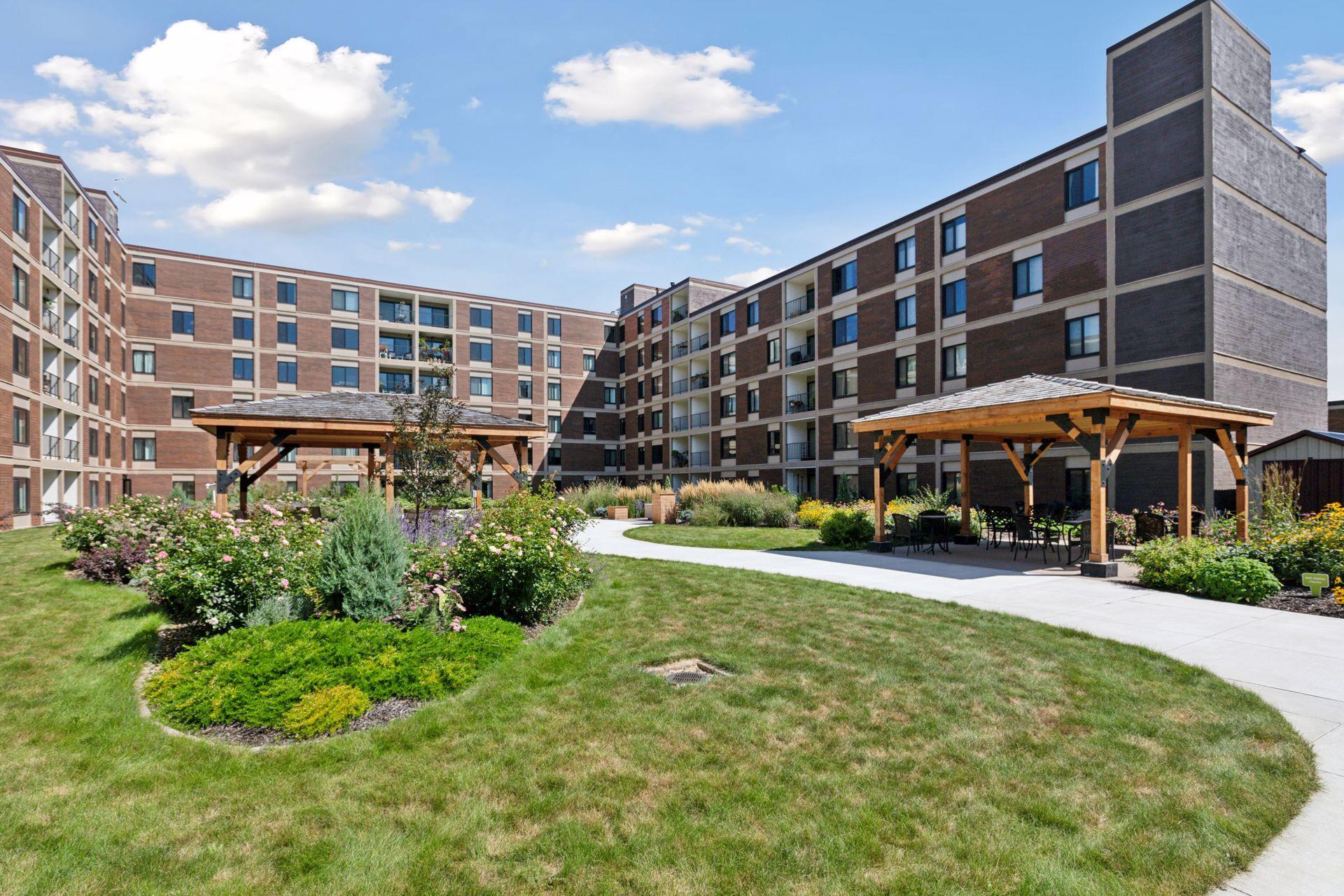 7220 York Avenue S Unit: 413