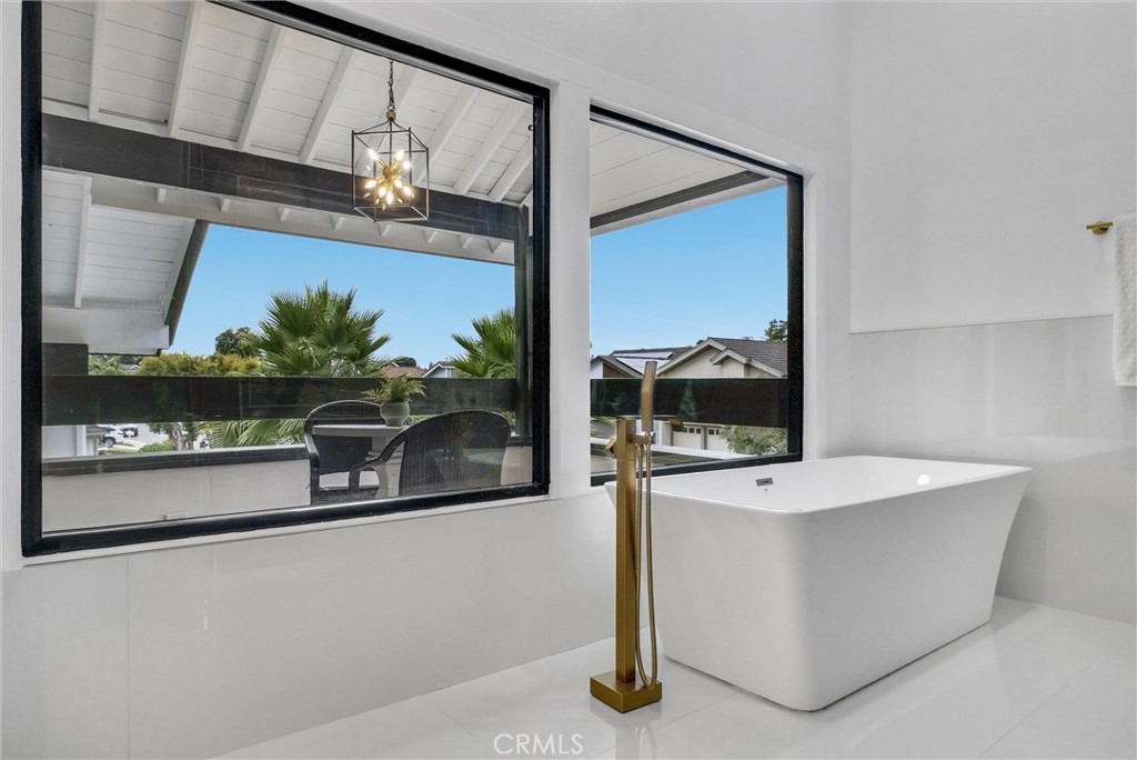 25192 Linda Vista Drive