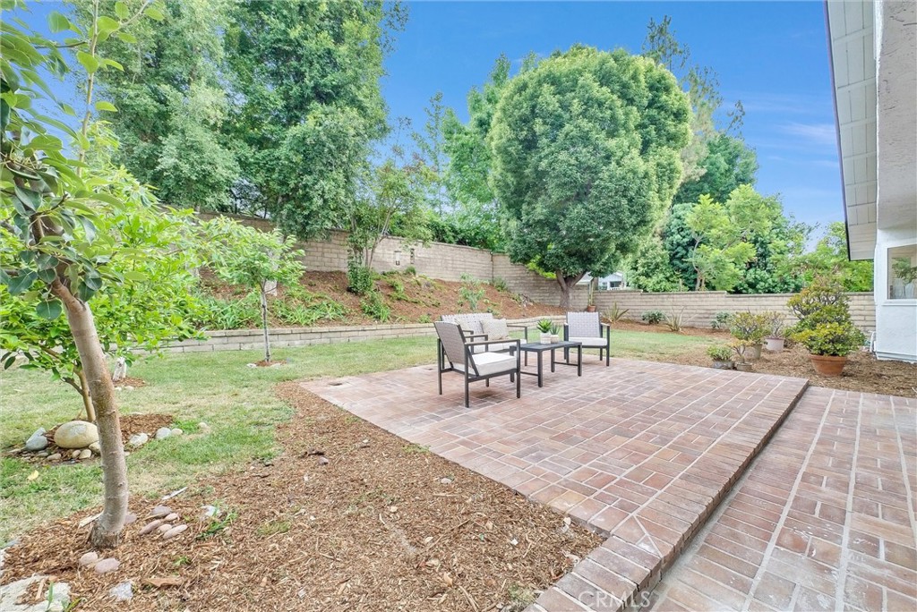 25192 Linda Vista Drive