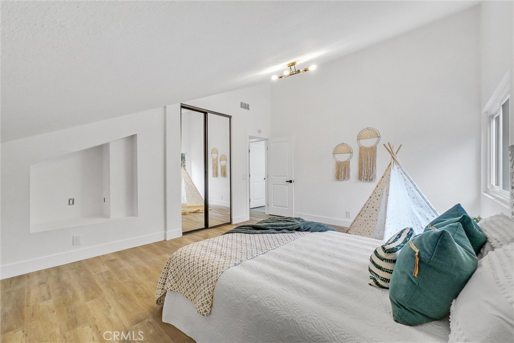 25192 Linda Vista Drive