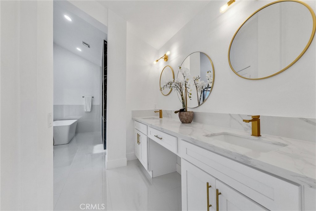 25192 Linda Vista Drive