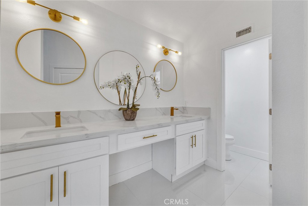 25192 Linda Vista Drive