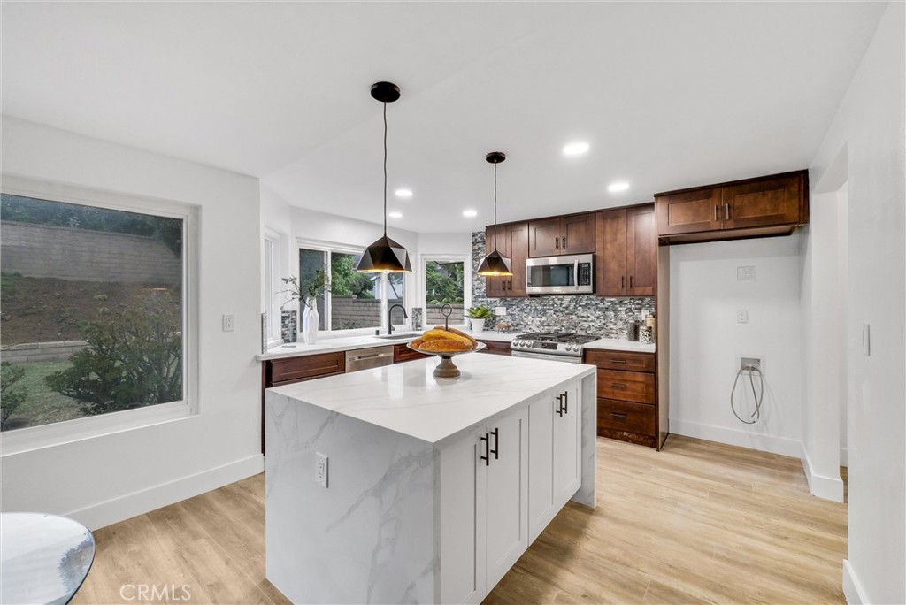 25192 Linda Vista Drive