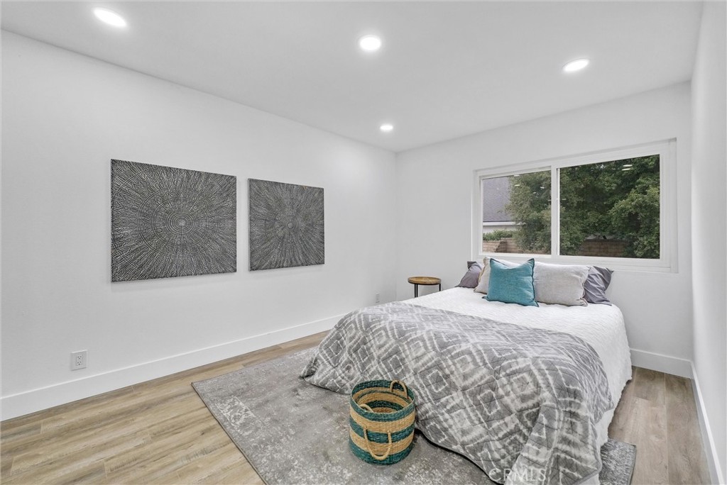 25192 Linda Vista Drive