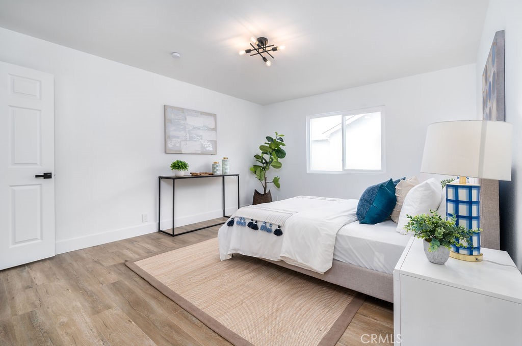 936 W 18th Street 13