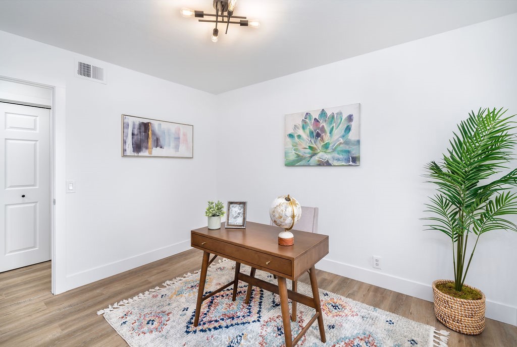 936 W 18th Street 13