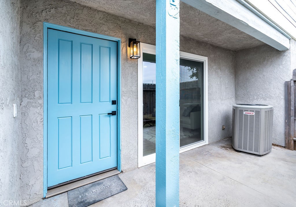 936 W 18th Street 13