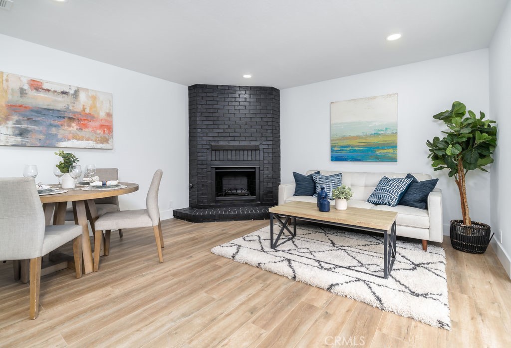 936 W 18th Street 13