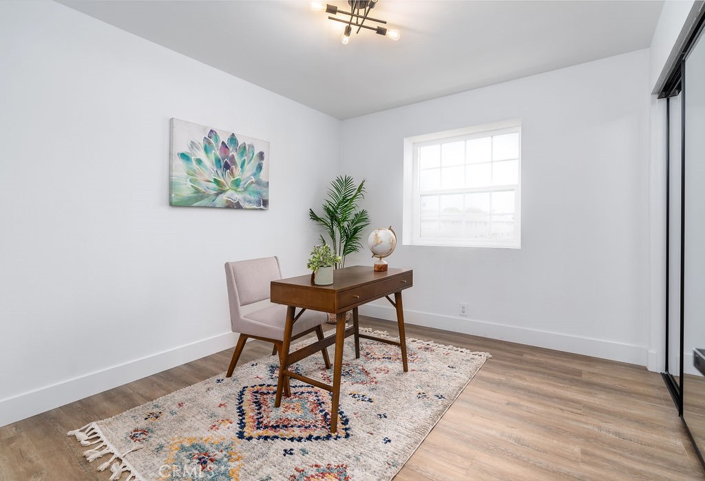 936 W 18th Street 13