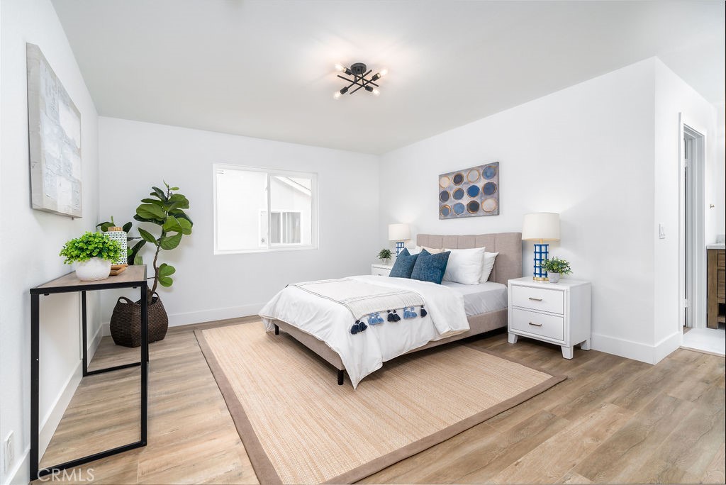 936 W 18th Street 13