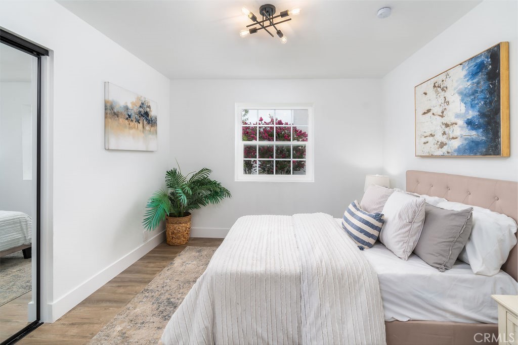 936 W 18th Street 13