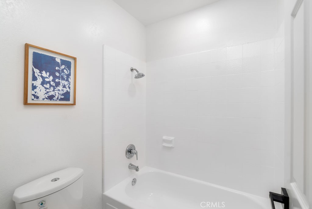 936 W 18th Street 13