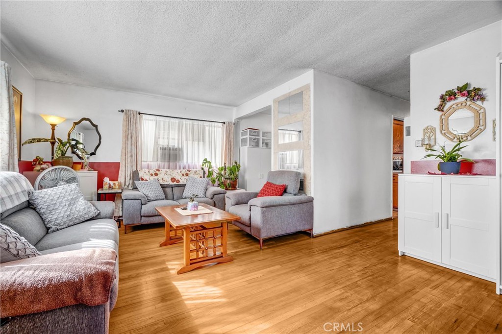 21109 S Santa Fe Ave