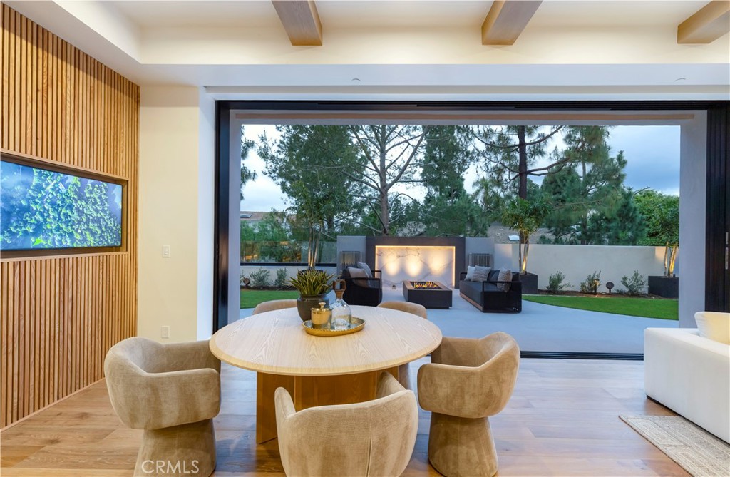 6 Pinehurst Ln